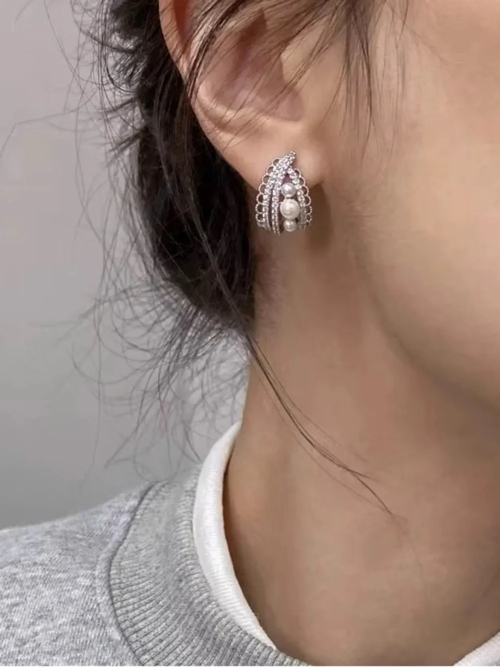 *** High Quality Gold Pearl Cluster Stud Earrings - Elegant Women Jewelry